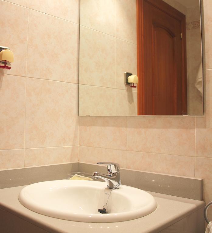 Hostal Cafeteteria Goya Barbastro Pokój zdjęcie